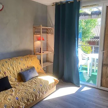 Maisonnette Dans Village Canape Convertible , 1 Lit Et Mezzanine ,draps En 호텔 *