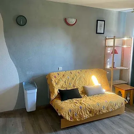 Maisonnette Dans Village Canape Convertible , 1 Lit Et Mezzanine ,draps En Mugron